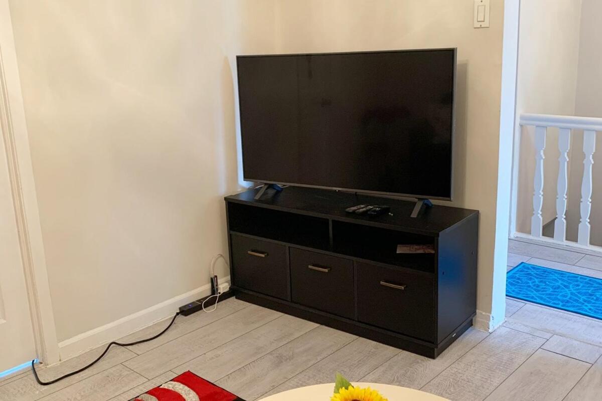 Cheerful 2 Bed In Heart Of Queens Nova York